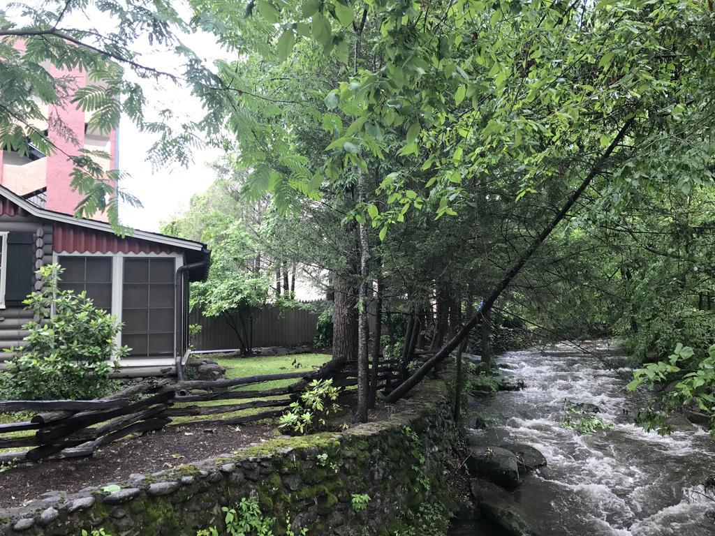 Downtown Gatlinburg Apartment Esterno foto